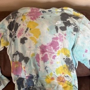 Nike men’s sweatshirt